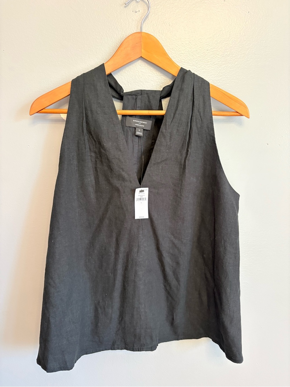 Banana Republic Black Sleeveless V-Neck Linen Tank